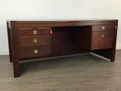 Lot 351 - STAINED OAK KNEEHOLE DESK