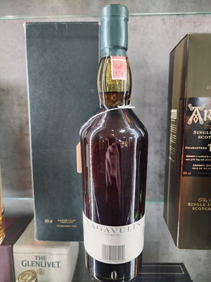 Lot 9 - LAGAVULIN 16 YEAR OLD WHITE HORSE