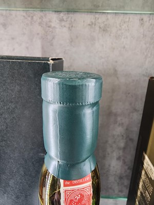 Lot 9 - LAGAVULIN 16 YEAR OLD WHITE HORSE