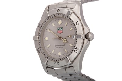 Lot 859 - TAG HEUER