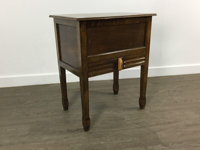 Lot 526 - OAK TWO DOOR CUPBOARD