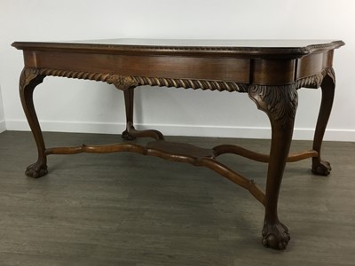 Lot 554 - MAHOGANY DINING TABLE AND SIX CHAIRS