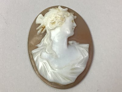 Lot 611 - GROUP OF MIXED JEWELLERY