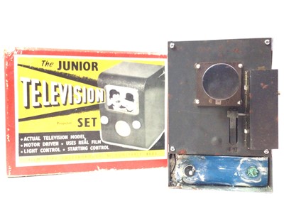 Lot 670 - JUNIOR TELEVISION PROJECTOR SET