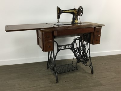 Lot 747 - SINGER TREADLE SEWING MACHINE