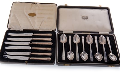 Lot 1299 - SET OF EIGHT ELIZABETH II SILVER TEASPOONS