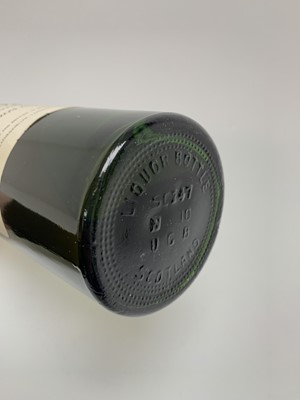 Lot 78 - LAPHROAIG 10 YEAR OLD 1960S PRE-ROYAL WARRANT 26 2/3 FL OZ