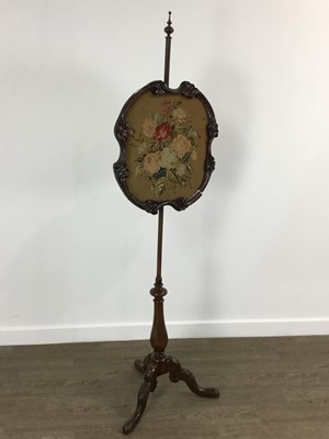 Lot 758 - LATE VICTORIAN POLESCREEN