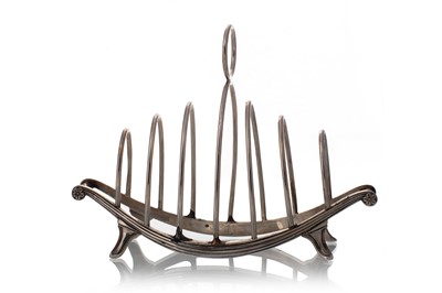 Lot 1301 - GEORGE V SILVER SIX-DIVISION TOAST RACK