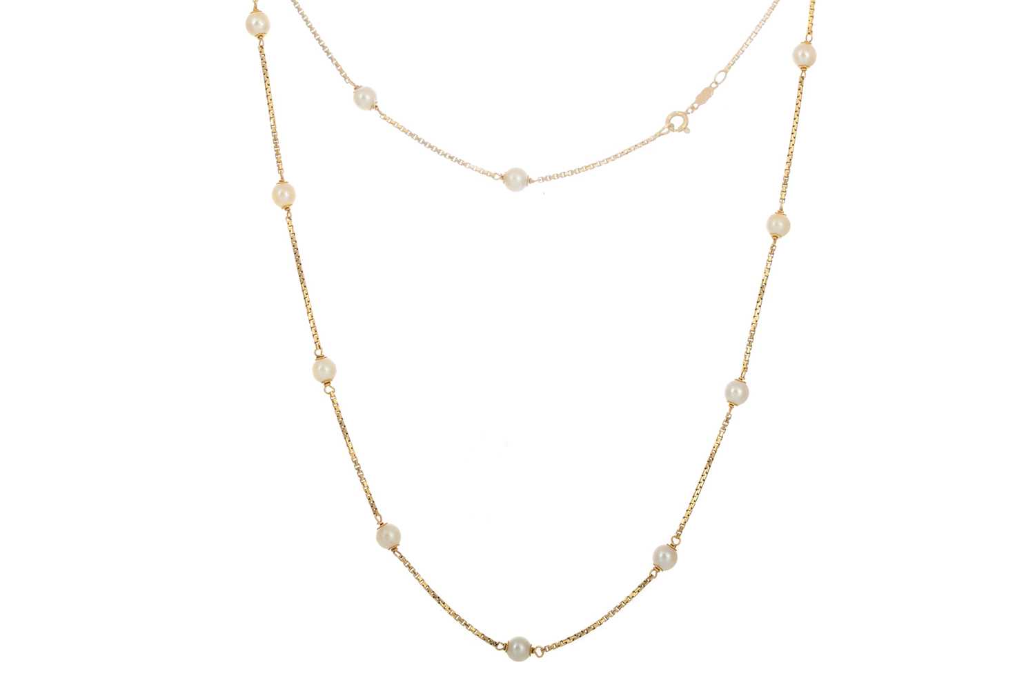 Lot 432 - GOLD AND PEARL NECKLACE