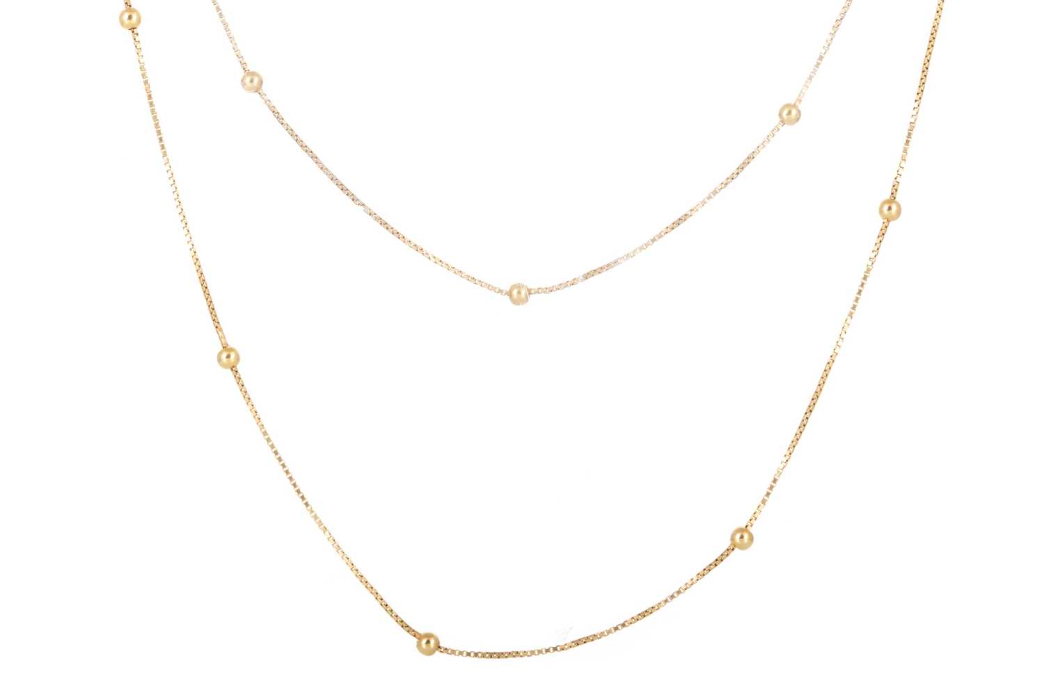 Lot 434 - GOLD SPHERE NECKLACE