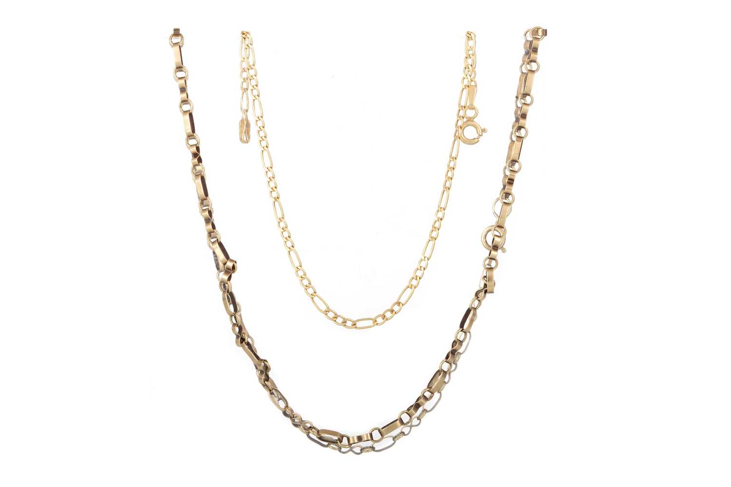 Lot 436 - GOLD NECKLACE AND BRACELET