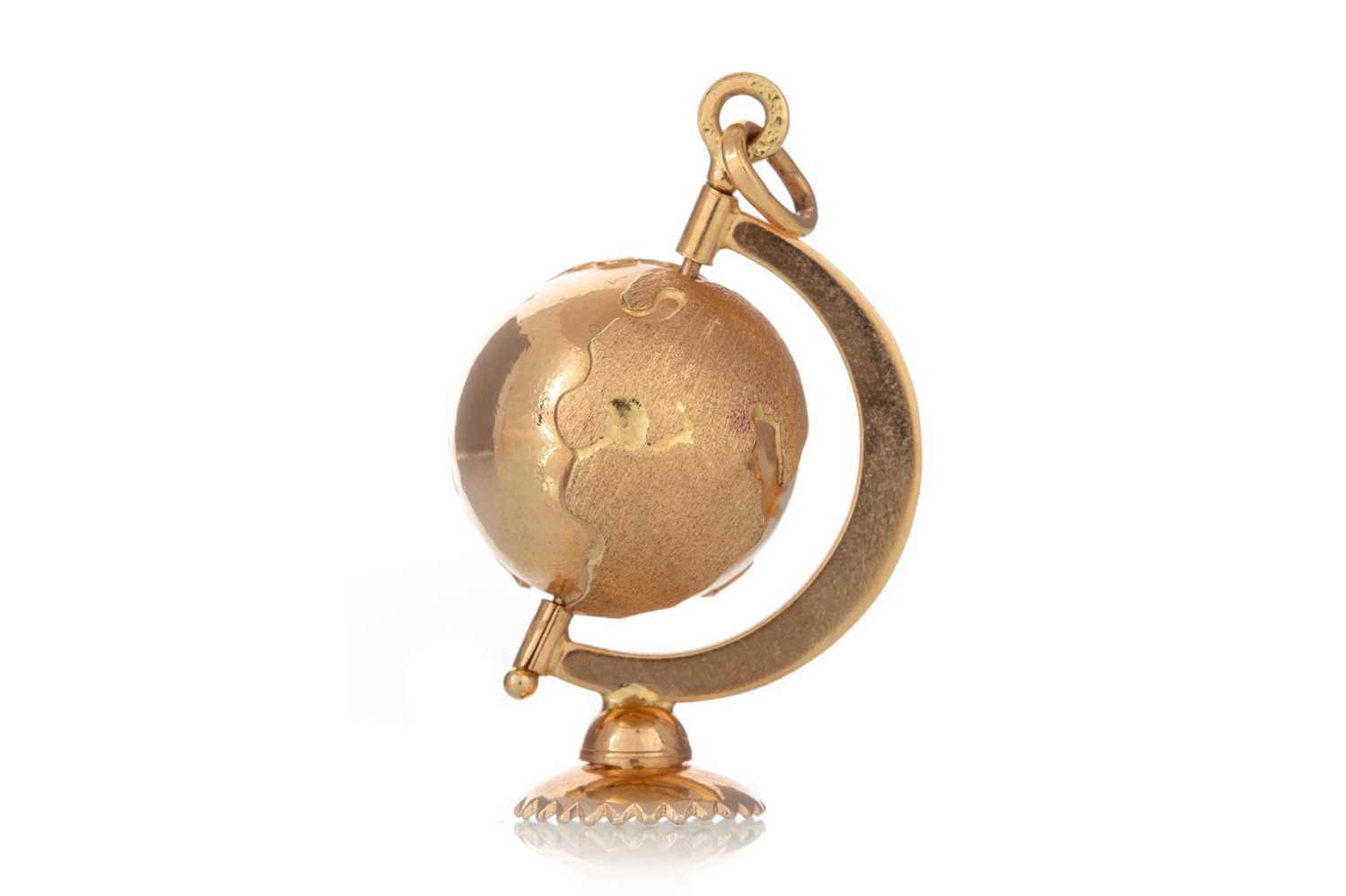 Lot 448 - GOLD SPINNING GLOBE PENDANT