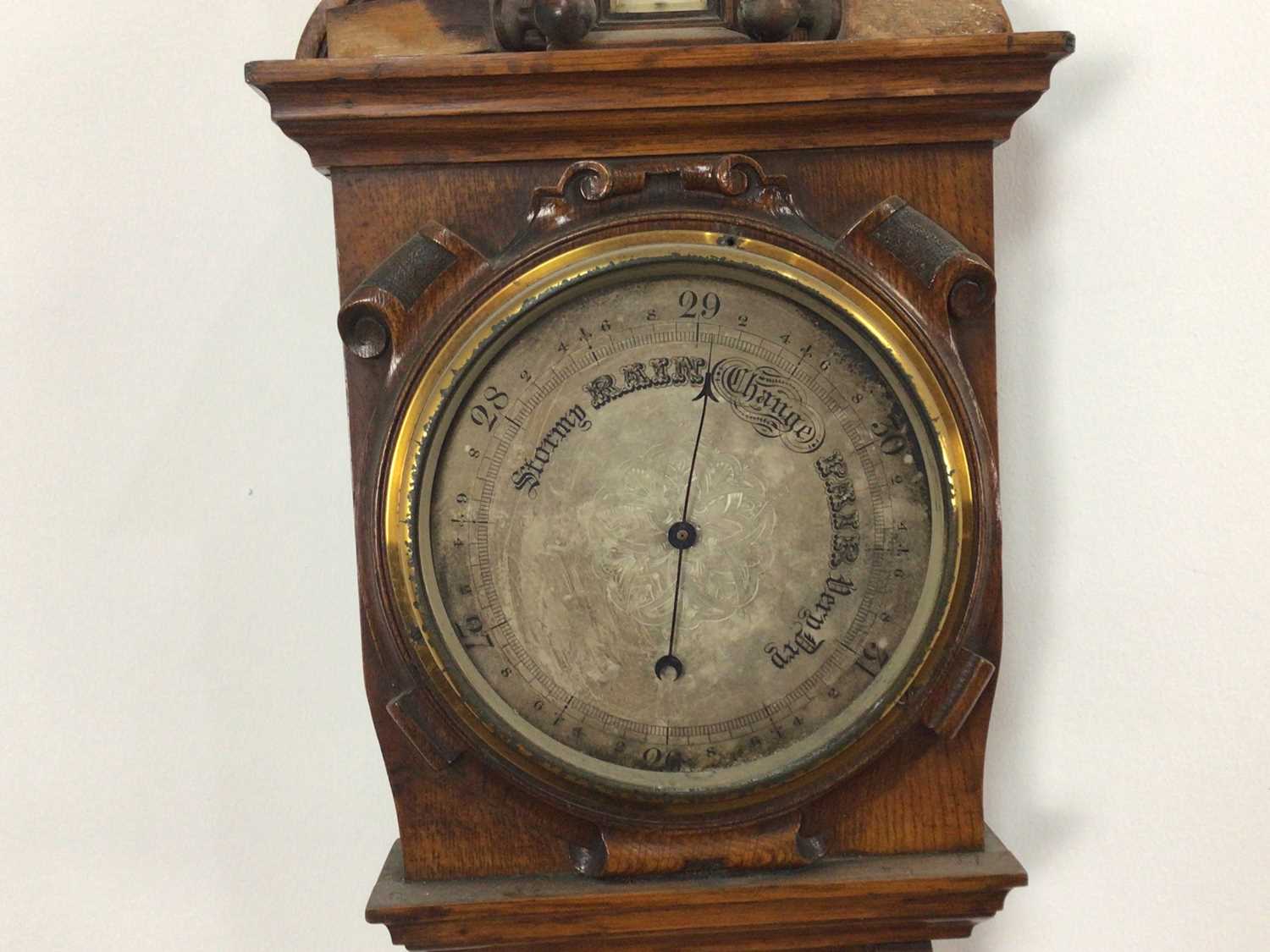 Lot 52 - VICTORIAN BAROMETER/THERMOMETER