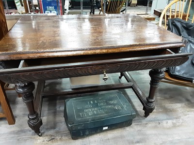 Lot 47 - VICTORIAN OAK TABLE