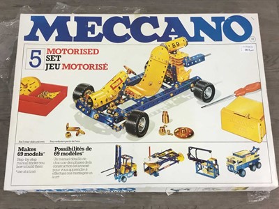 Lot 55 - MECCANO, COLLECTION OF SETS, PARTS, ACCESSORIES AND BOOKLETS