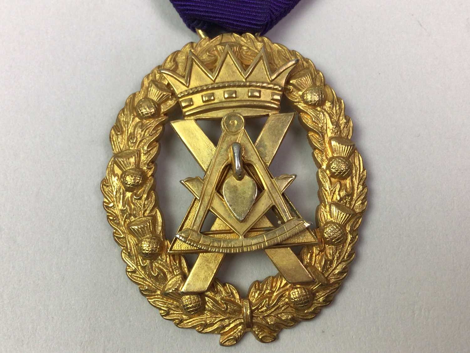 Lot 113 - MASONIC BADGE