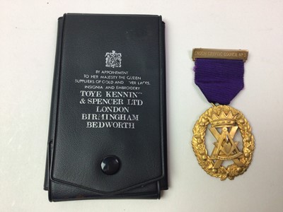 Lot 113 - MASONIC BADGE