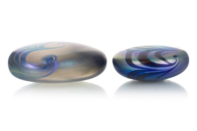 Lot 75 - EICKHOLT, TWO IRIDESCENT GLASS 'PEBBLE' PAPERWEIGHTS
