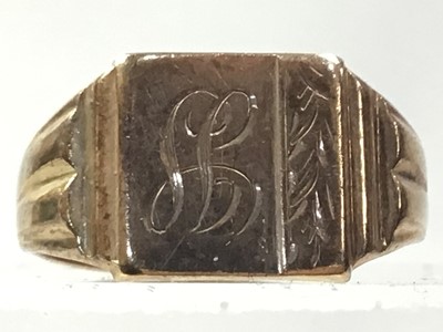 Lot 208 - GROUP OF RINGS