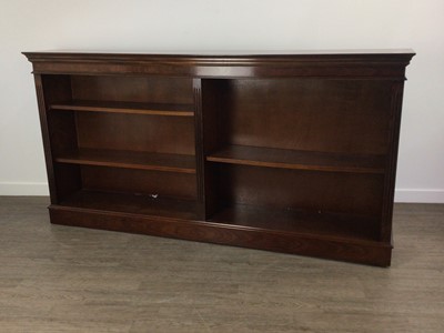 Lot 242 - REPRODUCTION MAHOGANY OPEN BOOKCASE