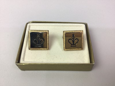 Lot 251 - PAIR OF GOLD CUFFLINKS