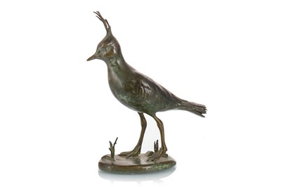 Lot 1240 - PATINATED BRONZE SCULPTURE OF A LAPWING