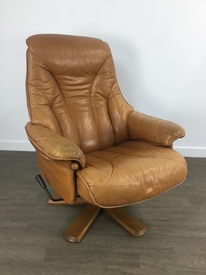 Lot 323 - SODERBERGS LIGHT TAN LEATHER SWIVEL RECLINER