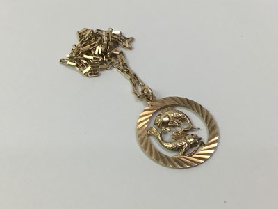 Lot 348 - NINE CARAT GOLD LINK CHAIN AND PENDANT