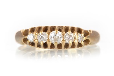 Lot 570 - DIAMOND FIVE STONE RING