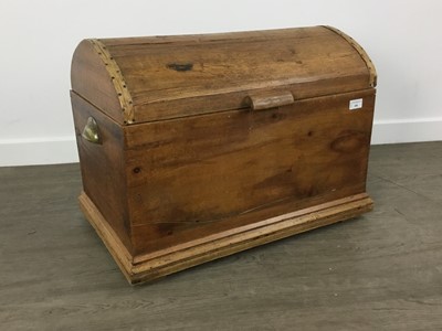 Lot 488 - PINE DOMED TOP TRUNK