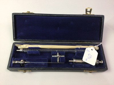 Lot 491 - MEDICAL INTEREST: VINTAGE GLASS SYRINGE