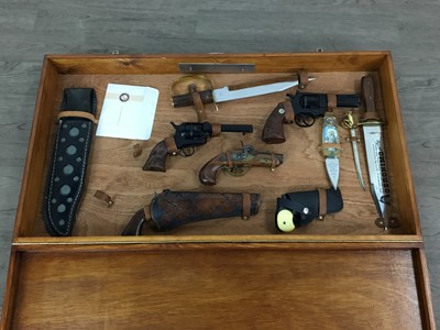 Lot 499 - WILD WEST KNIFE AND GUN DISPLAY