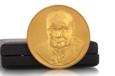 Lot 110 - TWENTY TWO CARAT GOLD SIR WINSTON CHURCHILL COMMEMORATIVE MEDAL