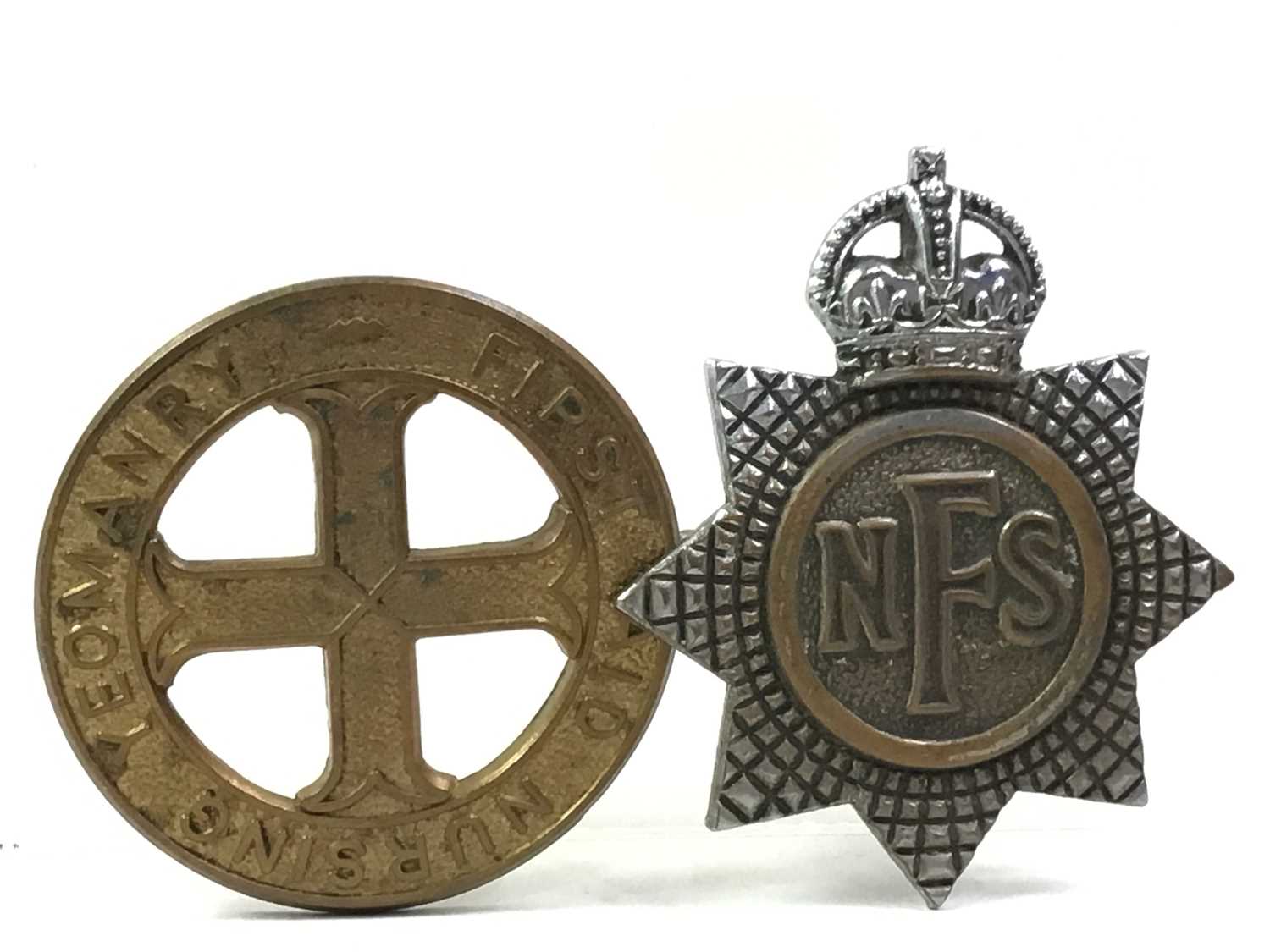 Lot 448 - GROUP OF WWII CIVILIAN BADGES