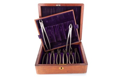 Lot 106 - DENTISTRY INTEREST, MATCHED SET OF EXTRACTION FORCEPS