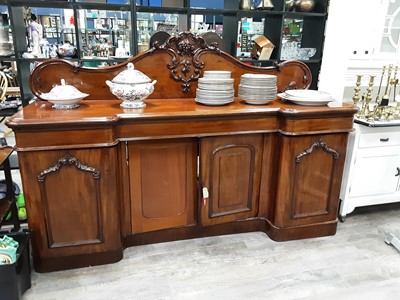 Lot 583 - VICTORIAN MAHOGANY SIDEBOARD