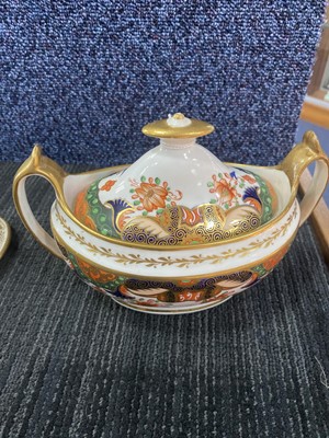 Lot 1267 - CROWN DERBY PORCELAIN, LIDDED SUGAR BOWL ON STAND