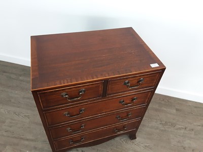Lot 71 - REPRODUCTION MAHOGANY CHEST OF DRAWERS