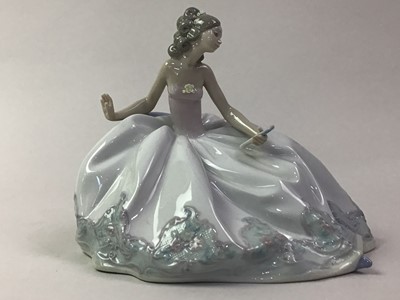 Lot 188 - LLADRO FIGURE OF A GIRL HOLDING A FAN