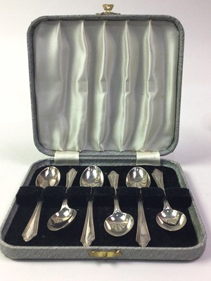 Lot 143 - SET OF SIX SILVER TEASPOONS