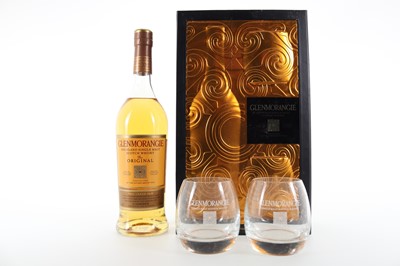 Lot 73 - GLENMORANGIE 10 YEAR OLD GIFT PACK WITH 2 GLASSES