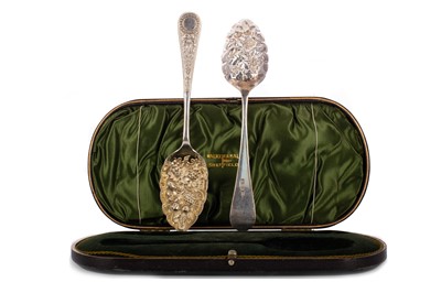 Lot 1349 - PAIR OF EDWARDIAN SILVER BERRY SPOONS