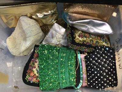 Lot 104 - COLLECTION OF VINTAGE HANDBAGS AND PURSES