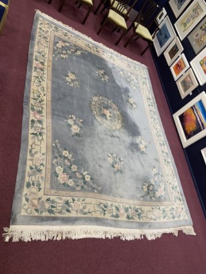 Lot 281 - LARGE CARPET