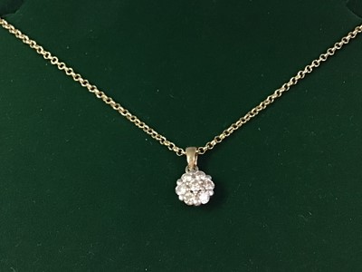 Lot 283 - DIAMOND AND GOLD PENDANT