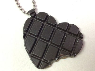 Lot 308 - ROBERTO COIN CHOCOLATE HEART PENDANT