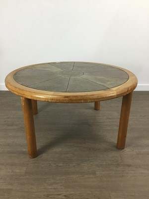 Lot 521 - MID 20TH CENTURY CIRCULAR COFFEE TABLE