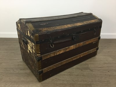 Lot 552 - VINTAGE TRAVELLING DOMED TRUNK