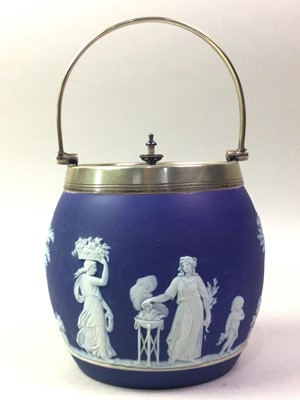 Lot 565 - WEDGWOOD JASPERWARE BISCUIT BARREL